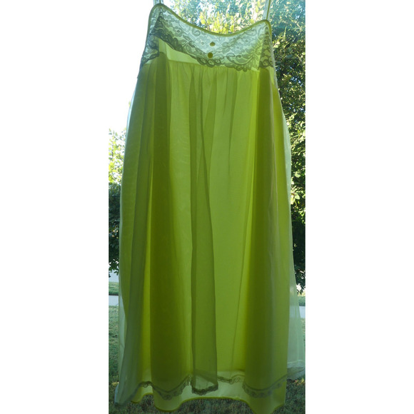 Vtg Yellow Sheer Short Nighty Gown MEDIUM Babydoll Coquette Lace Button Layer - Picture 2 of 8